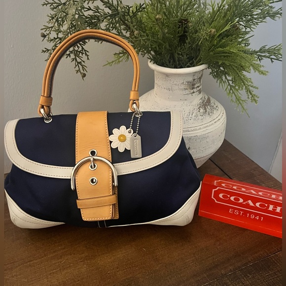 Coach Handbags - Coach Daisy Soho Bag